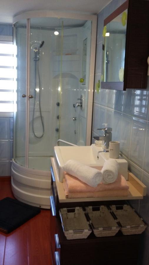 Le Colibri Bed and Breakfast Le Dix-Septieme Exteriör bild
